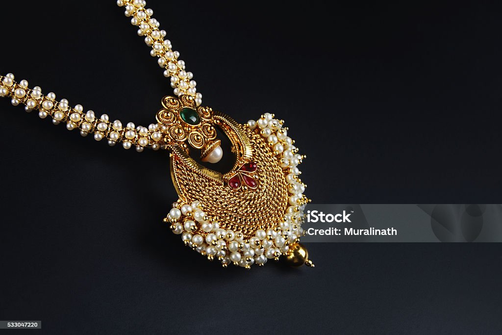 Antique Peal Pendent